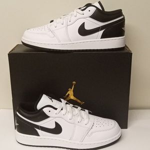 Air Jordan 1 Low/White-White-Black/6Y=7.5W/553560-132